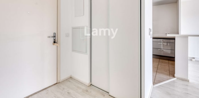 Image 8 sur 15 - Appartement  ·  Vente · Bordeaux (33300) · 3 pièces · 65m²