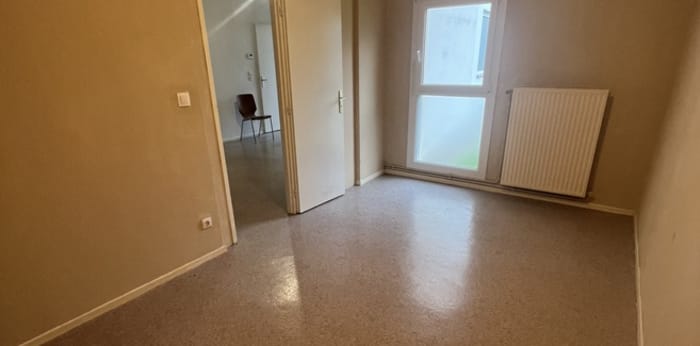 Image 2 sur 7 - Appartement  ·  Vente · Creutzwald (57150) · 4 pièces · 86m²