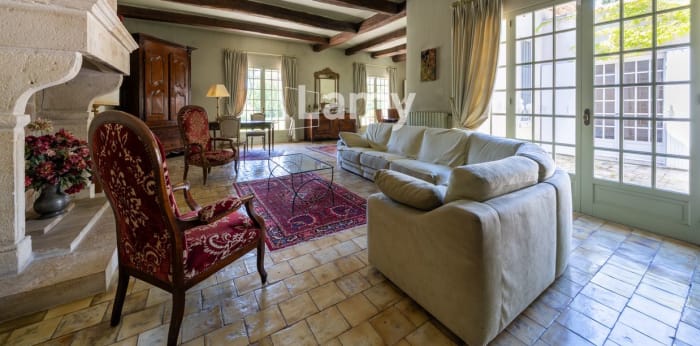 Image 4 sur 24 - Maison/villa  ·  Vente · Salon De Provence (13300) · 7 pièces · 234m²