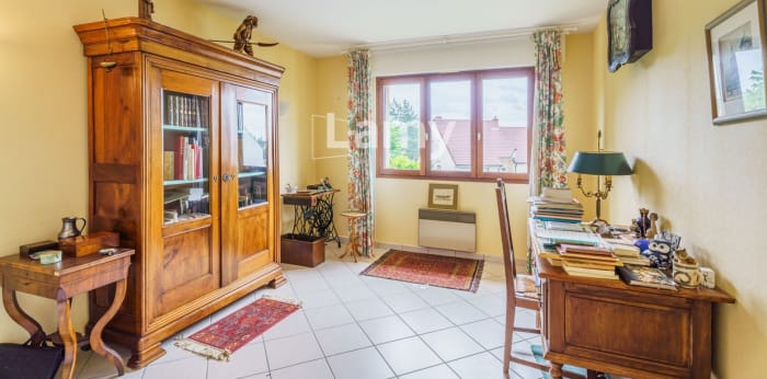 Image 7 sur 11 - Maison/villa  ·  Vente · Talant (21240) · 8 pièces · 186m²