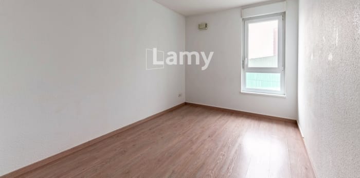 Image 7 sur 12 - Appartement  ·  Vente · Strasbourg (67100) · 4 pièces · 76m²