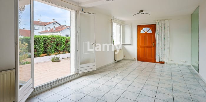 Image 1 sur 10 - Appartement  ·  Vente · Bizanos (64320) · 2 pièces · 52m²