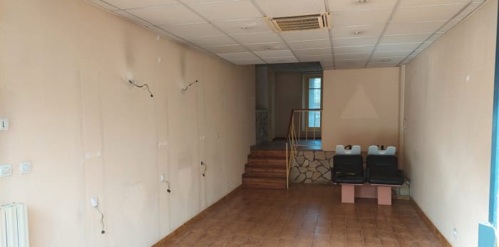 Image 5 sur 11 - Local  ·  Vente · Ales (30100) · 40m²