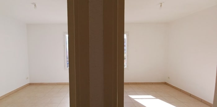 Image 4 sur 5 - Appartement  ·  Vente · Le Pontet (84130) · 3 pièces · 64m²