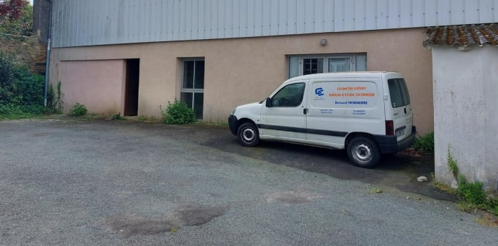 Image 2 sur 5 - Maison/villa  ·  Vente · La Roche Sur Yon (85000) · 10 pièces · 520m²