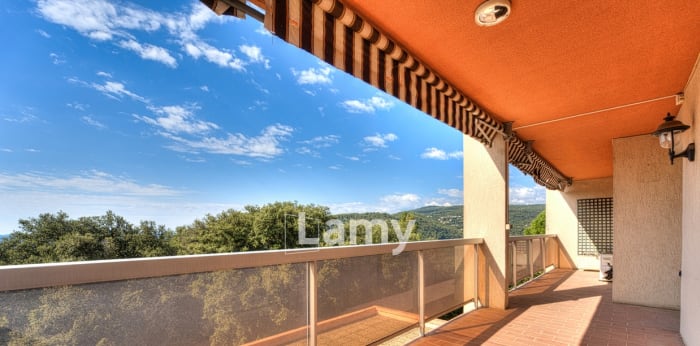 Image 1 sur 11 - Appartement  ·  Vente · Grasse (06130) · 3 pièces · 61m²