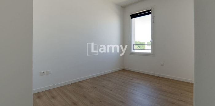 Image 7 sur 11 - Appartement  ·  Vente · Ris Orangis (91130) · 3 pièces · 64m²