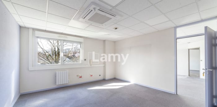 Image 6 sur 16 - Appartement  ·  Vente · Besancon (25000) · 11 pièces · 480m²