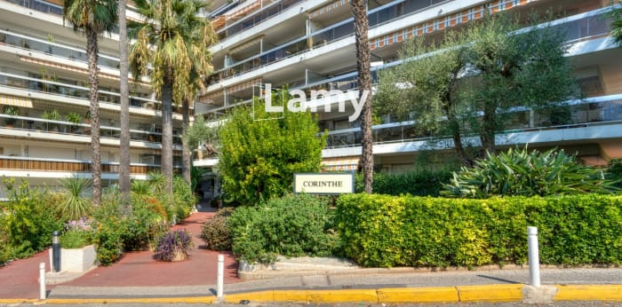 Image 1 sur 8 - Appartement  ·  Vente · Antibes (06160) · 2 pièces · 35m²