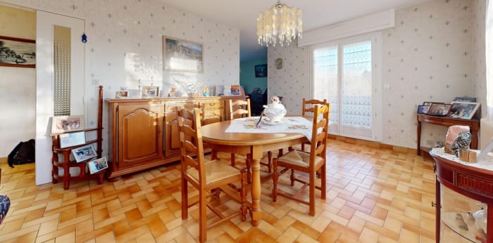 Image 2 sur 11 - Appartement  ·  Vente · Vesoul (70000) · 4 pièces · 84m²