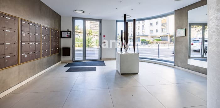 Image 11 sur 13 - Appartement  ·  Vente · Paris (75019) · 2 pièces · 45m²
