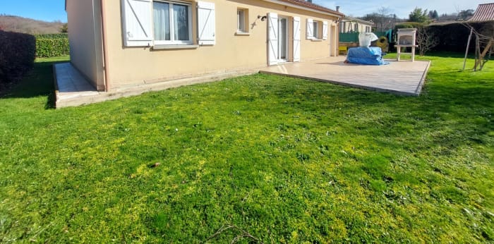 Image 2 sur 12 - Maison/villa  ·  Vente · St Jouvent (87510) · 5 pièces · 88m²