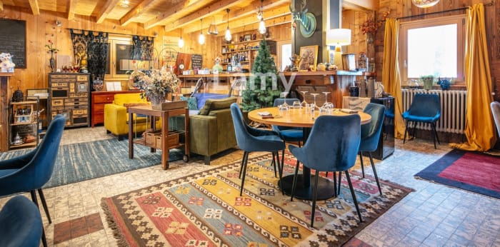 Image 1 sur 10 - Local  ·  Vente · Autrans Meaudre En Vercors (38112) · 164m²