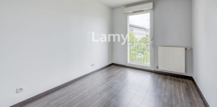 Image 9 sur 15 - Appartement  ·  Vente · Bordeaux (33300) · 3 pièces · 67m²