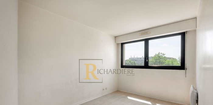 Image 8 sur 12 - Appartement  ·  Vente · Paris (75019) · 5 pièces · 111m²