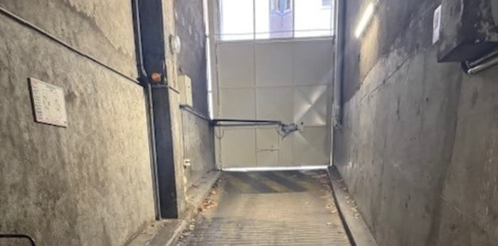 Image 5 sur 5 - Parking/box  ·  Vente · Paris (75015) · 13m²