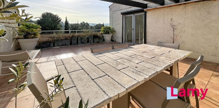 Image 2 sur 15 - Appartement  ·  Vente · Aix En Provence (13100) · 7 pièces · 190m²