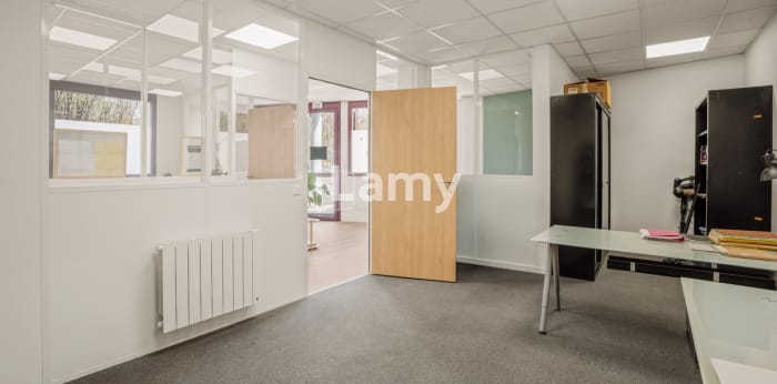 Image 8 sur 9 - Local  ·  Vente · Tassin La Demi Lune (69160) · 4 pièces · 101m²