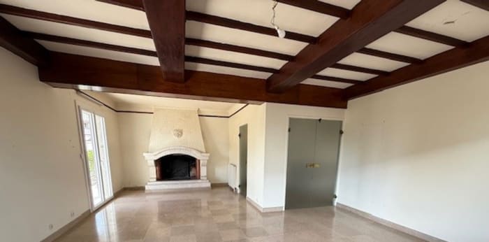Image 4 sur 21 - Maison/villa  ·  Vente · Salon De Provence (13300) · 6 pièces · 150m²