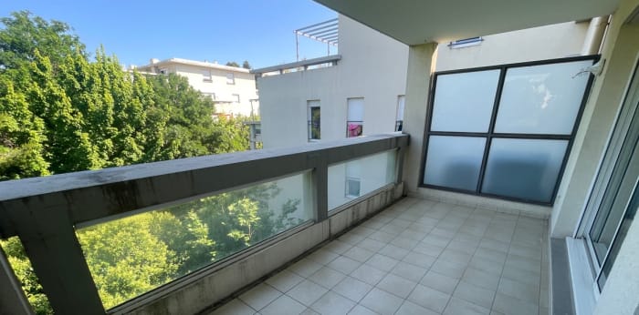Image 2 sur 12 - Appartement  ·  Vente · Marseille 09 (13009) · 3 pièces · 65m²