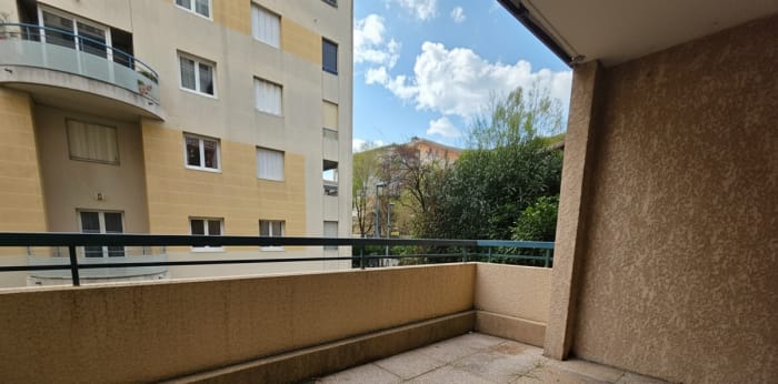 Image 2 sur 8 - Appartement  ·  Vente · Aubagne (13400) · 2 pièces · 48m²