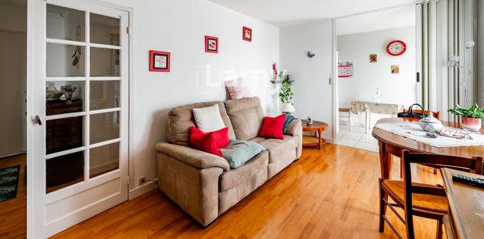 Image 1 sur 11 - Appartement  ·  Vente · Angouleme (16000) · 2 pièces · 53m²