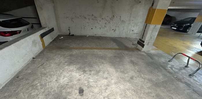 Image 1 sur 7 - Parking/box  ·  Vente · Marseille (13005)