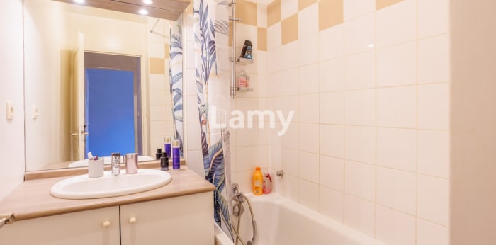 Image 9 sur 10 - Appartement  ·  Vente · Valenciennes (59300) · 3 pièces · 53m²