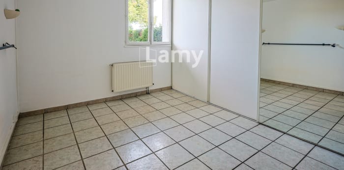 Image 8 sur 10 - Appartement  ·  Vente · Bizanos (64320) · 2 pièces · 52m²