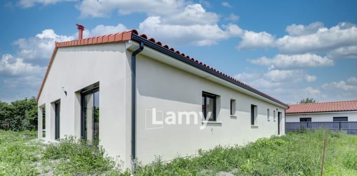 Image 4 sur 9 - Maison/villa  ·  Vente · St Beauzire (63360) · 6 pièces · 141m²