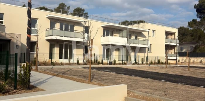 Image 1 sur 8 - Appartement  ·  Location · Les Angles (30133) · 2 pièces · 41m²