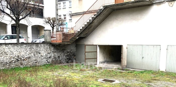 Image 2 sur 2 - Parking/box  ·  Location · Digne Les Bains (04000) · 21m²