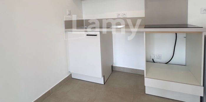 Image 3 sur 11 - Appartement  ·  Location · Les Angles (30133) · 2 pièces · 42m²