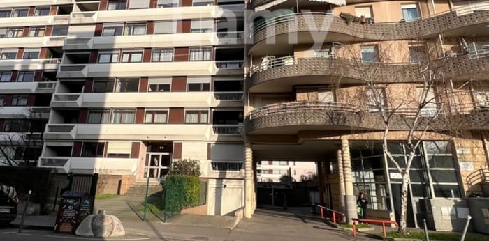 Image 4 sur 5 - Parking/box  ·  Location · Lyon (69003) · 9m²