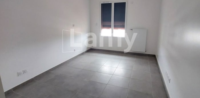 Image 10 sur 10 - Appartement  ·  Location · St Fons (69190) · 4 pièces · 94m²