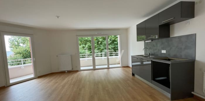 Image 2 sur 5 - Appartement  ·  Location · Amiens (80000) · 4 pièces · 82m²