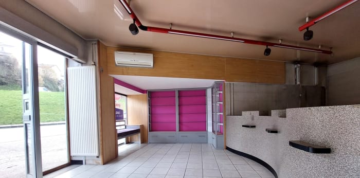 Image 2 sur 12 - Local  ·  Location · Limoges (87000) · 108m²