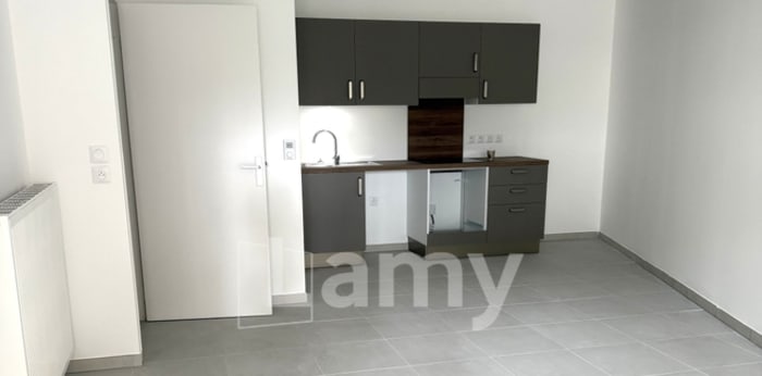 Image 3 sur 9 - Appartement  ·  Location · Cavaillon (84300) · 3 pièces · 61m²