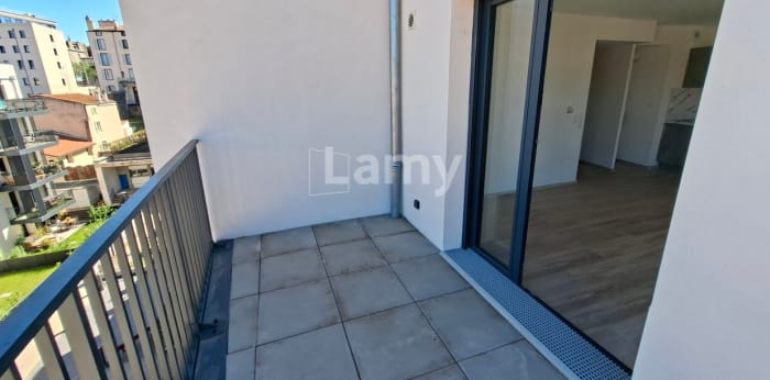 Image 8 sur 9 - Appartement  ·  Location · Clermont Ferrand (63000) · 3 pièces · 63m²