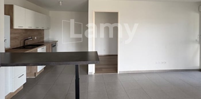 Image 4 sur 9 - Appartement  ·  Location · Clermont Ferrand (63100) · 4 pièces · 83m²