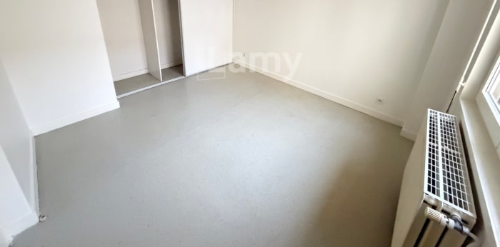 Image 6 sur 8 - Appartement  ·  Location · Villefranche Sur Saone (69400) · 2 pièces · 42m²