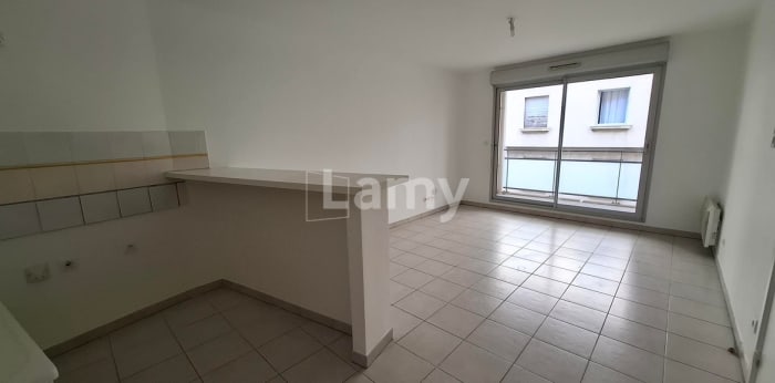 Image 3 sur 14 - Appartement  ·  Location · Marseille (13003) · 3 pièces · 58m²