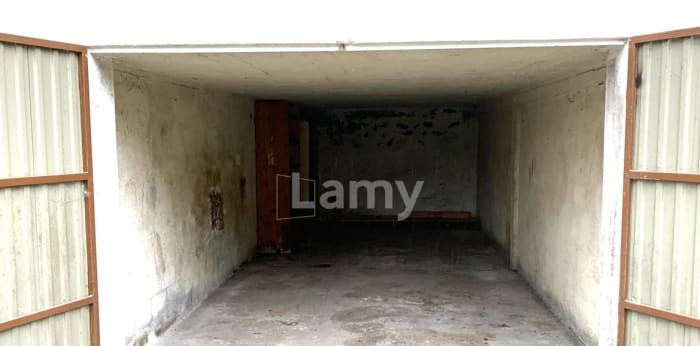 Image 1 sur 2 - Parking/box  ·  Location · Digne Les Bains (04000) · 21m²