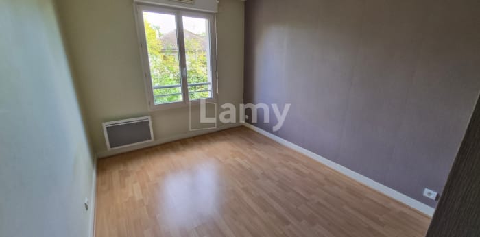 Image 6 sur 13 - Appartement  ·  Location · St Georges Sur Baulche (89000) · 3 pièces · 84m²