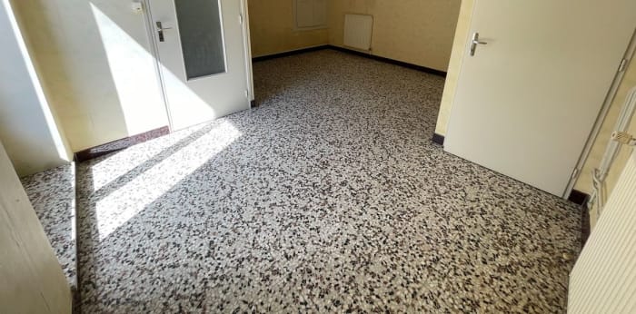 Image 3 sur 8 - Bureaux  ·  Location · Villefranche Sur Saone (69400) · 3 pièces · 53m²