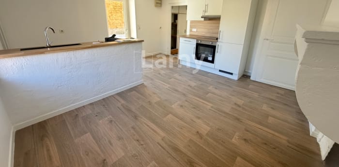 Image 2 sur 9 - Maison/villa  ·  Location · Porte Des Pierres Dorees (69640) · 5 pièces · 113m²