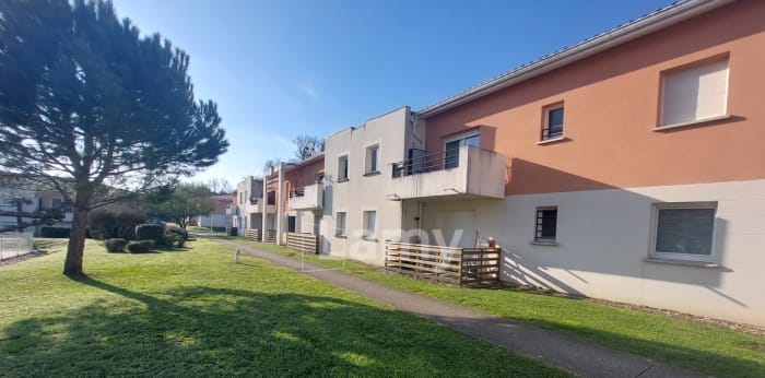 Image 2 sur 5 - Appartement  ·  Location · Galgon (33133) · 2 pièces · 43m²