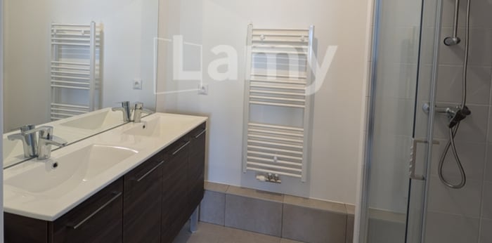 Image 9 sur 10 - Appartement  ·  Location · Thonon Les Bains (74200) · 5 pièces · 113m²