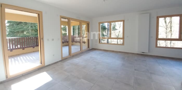 Image 1 sur 11 - Appartement  ·  Location · Chambery (73000) · 5 pièces · 108m²