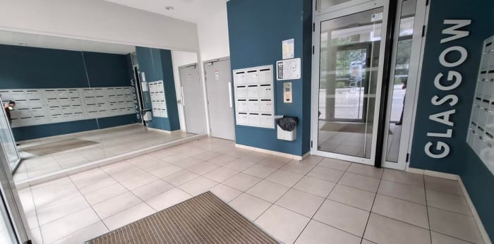 Image 9 sur 10 - Appartement  ·  Location · Marseille (13006) · 2 pièces · 39m²